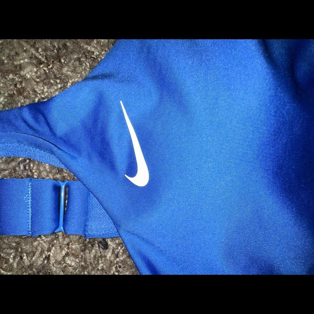 Nike Essential Women's Scoop Neck Midkini Swim Top  [COPY] - Picture 2 of 12